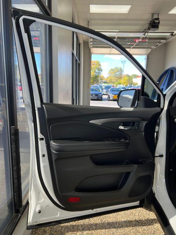 used 2022 Honda Pilot car, priced at $32,750