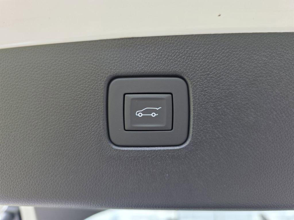 new 2025 Buick Envista car, priced at $32,225