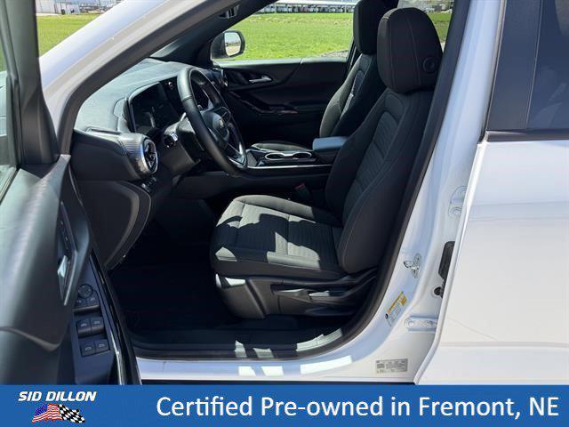 used 2025 Chevrolet Equinox car, priced at $29,287