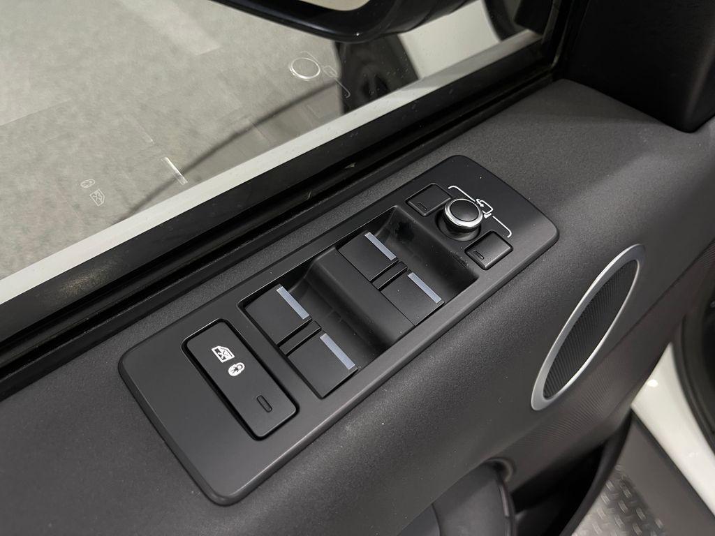 used 2017 Land Rover Discovery car, priced at $17,450