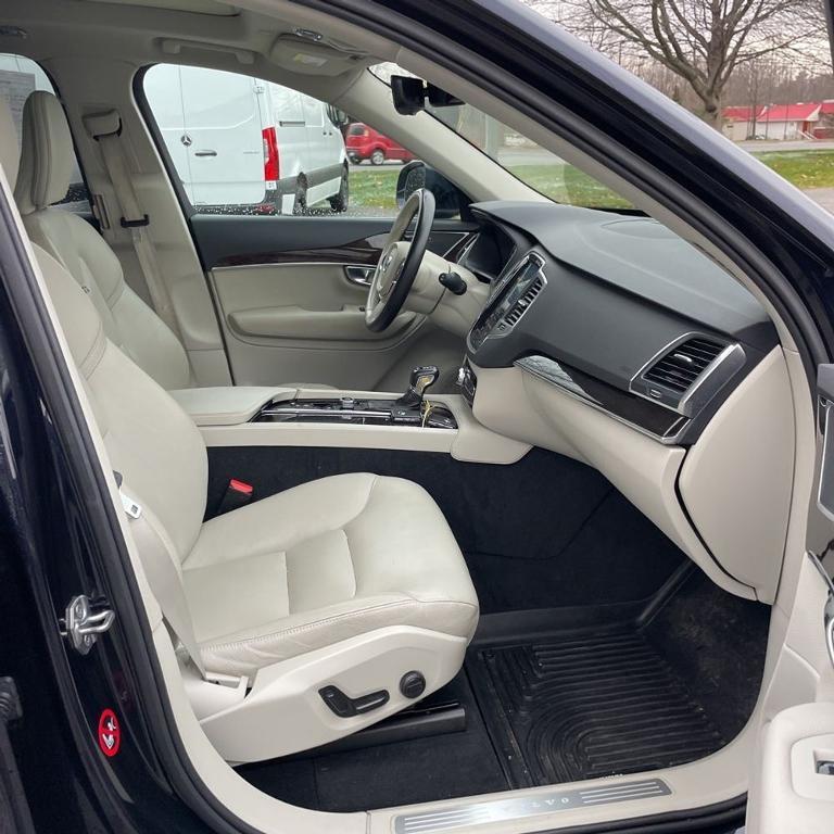 used 2019 Volvo XC90 car, priced at $19,700