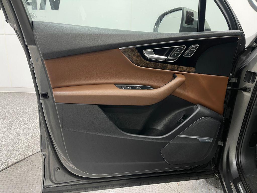 used 2018 Audi Q7 car, priced at $17,427