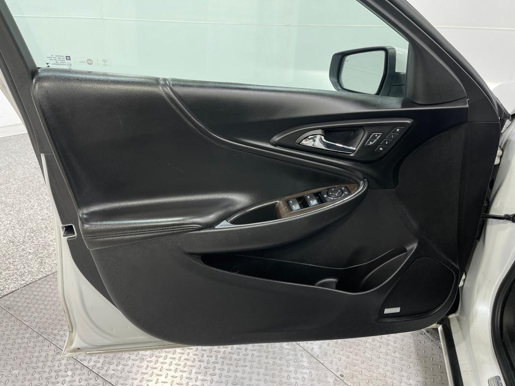 used 2017 Chevrolet Malibu car, priced at $13,390