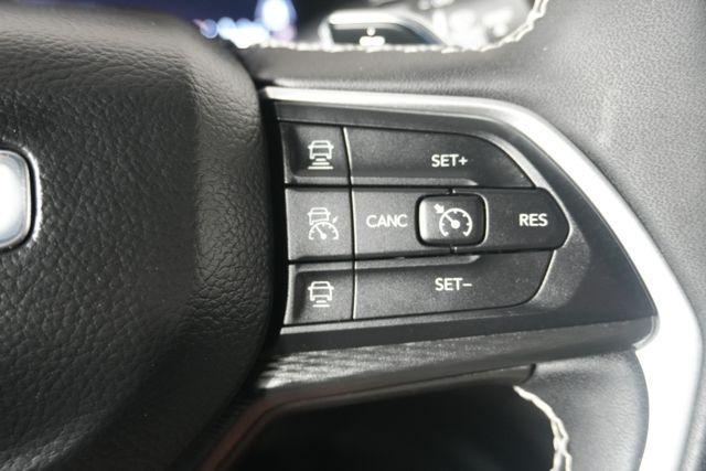 used 2025 Jeep Grand Cherokee car, priced at $33,620