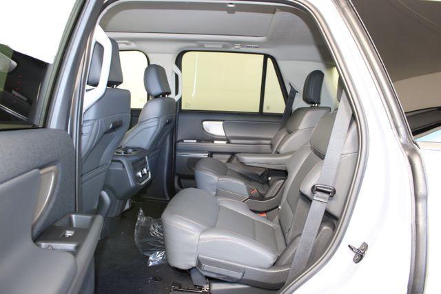 new 2025 Ford Expedition car, priced at $72,000