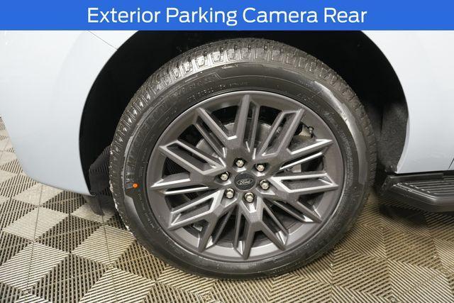 new 2026 Ford Expedition car, priced at $76,097