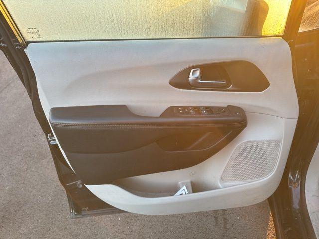 used 2020 Chrysler Pacifica car, priced at $14,000