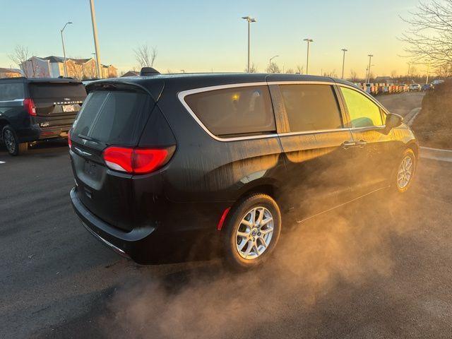 used 2020 Chrysler Pacifica car, priced at $14,000