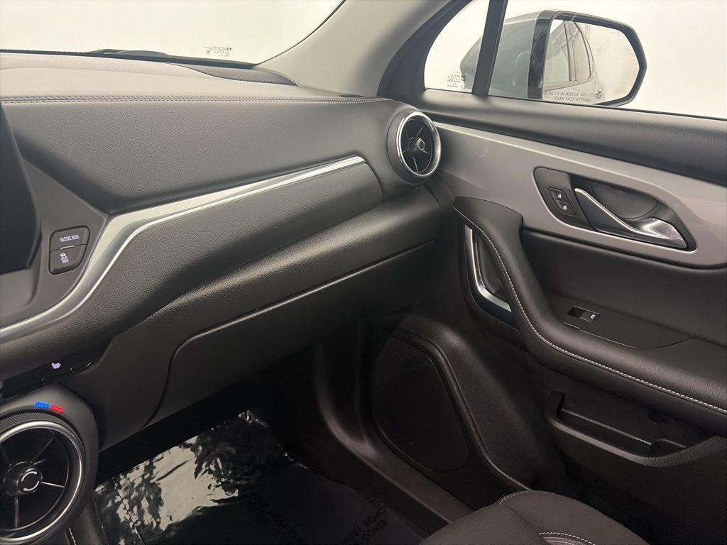 used 2025 Chevrolet Blazer car