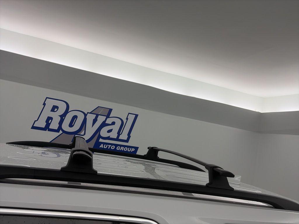 used 2023 Chevrolet Traverse car