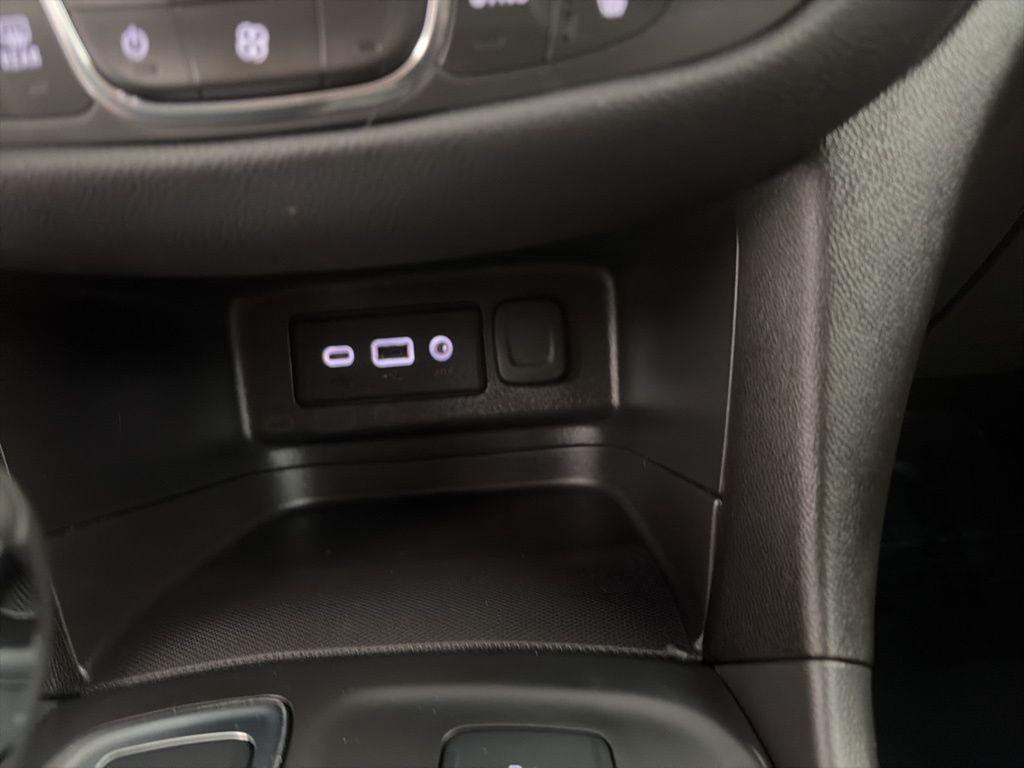 used 2023 Chevrolet Equinox car