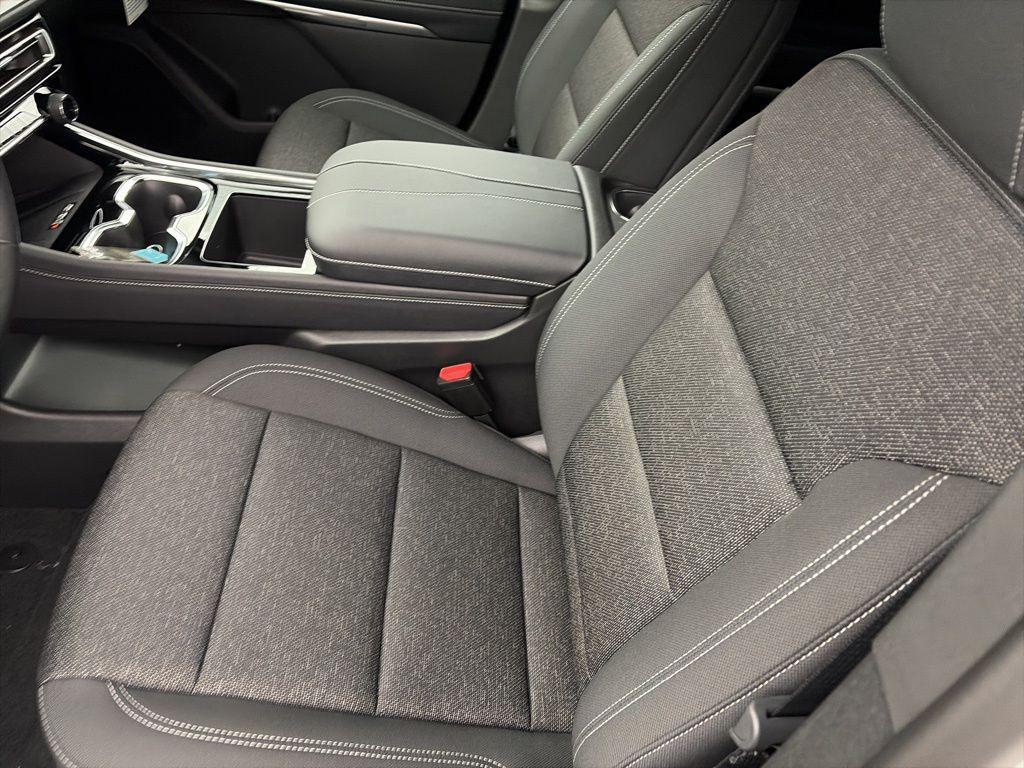 new 2026 Chevrolet Traverse car, priced at $45,637