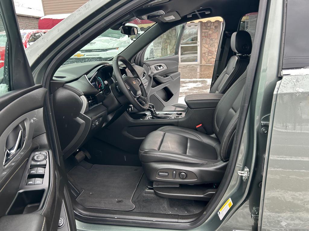 used 2023 Chevrolet Traverse car, priced at $35,995