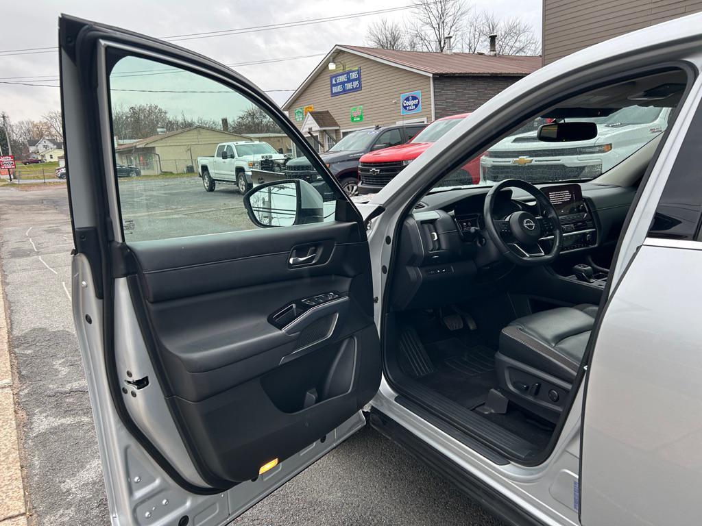 used 2022 Nissan Pathfinder car, priced at $30,995