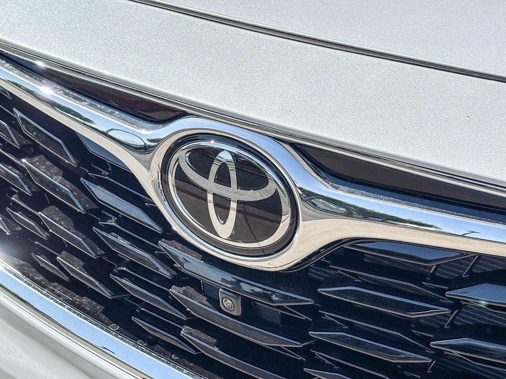 new 2026 Toyota Highlander car, priced at $53,573