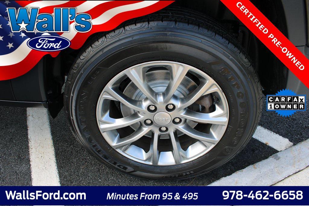 used 2019 Jeep Cherokee car, priced at $19,105