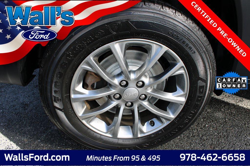 used 2019 Jeep Cherokee car, priced at $19,105