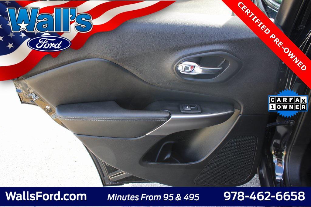 used 2019 Jeep Cherokee car, priced at $19,105