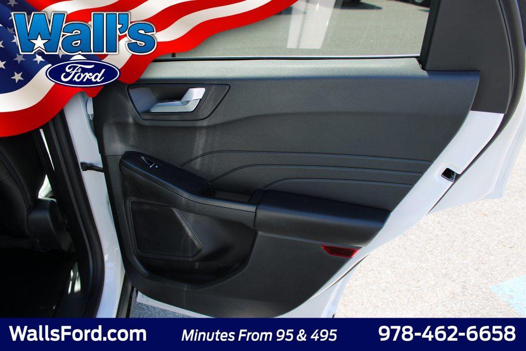 new 2025 Ford Escape PHEV car, priced at $31,952