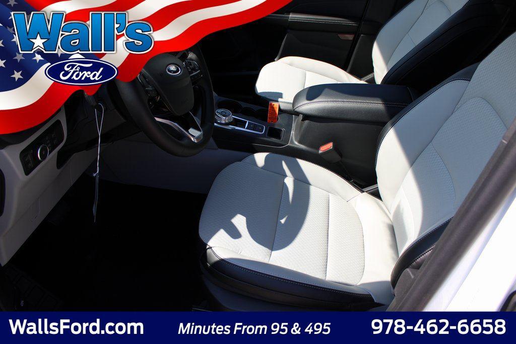 new 2025 Ford Escape PHEV car, priced at $31,952