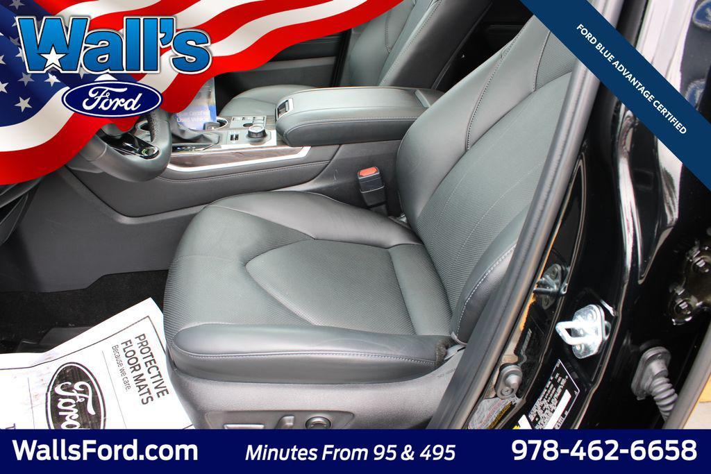 used 2024 Toyota Highlander car, priced at $42,985