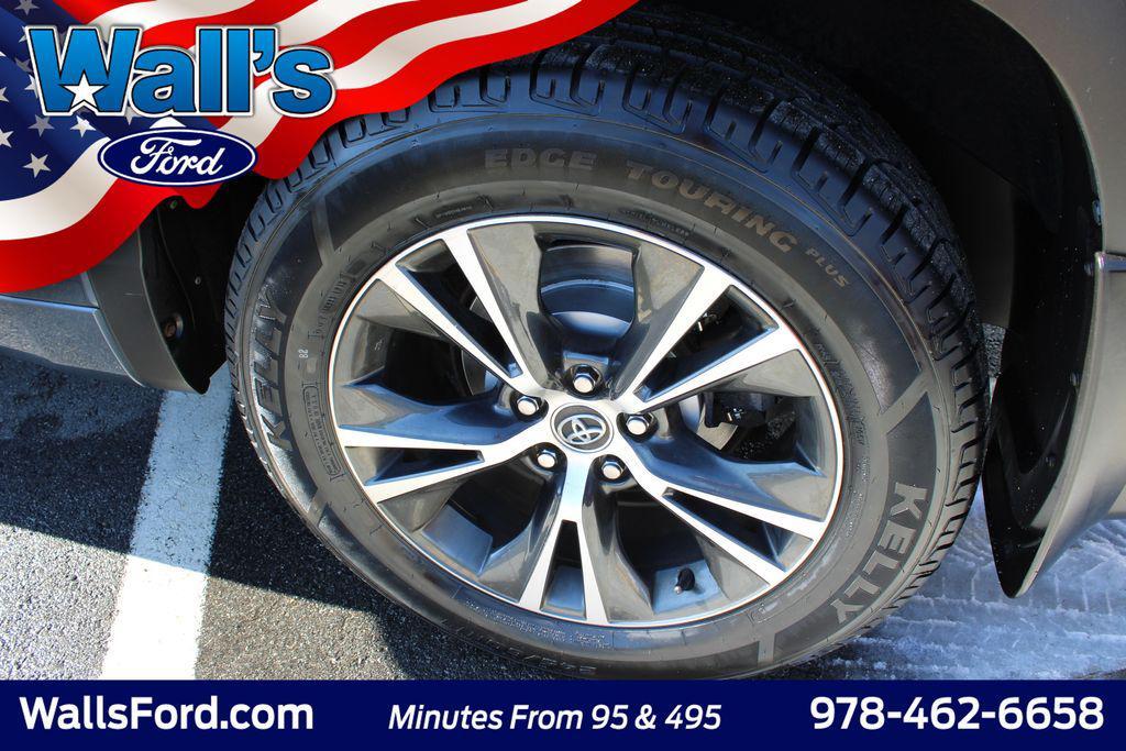 used 2016 Toyota Highlander car, priced at $18,773