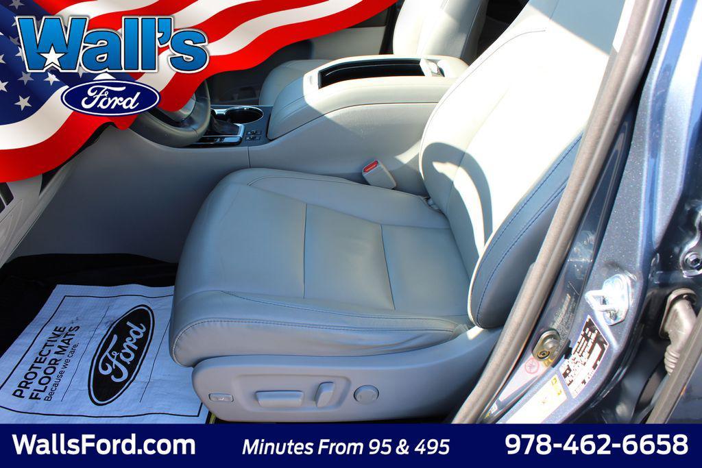 used 2016 Toyota Highlander car, priced at $18,773