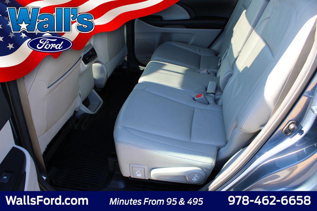 used 2016 Toyota Highlander car, priced at $18,773