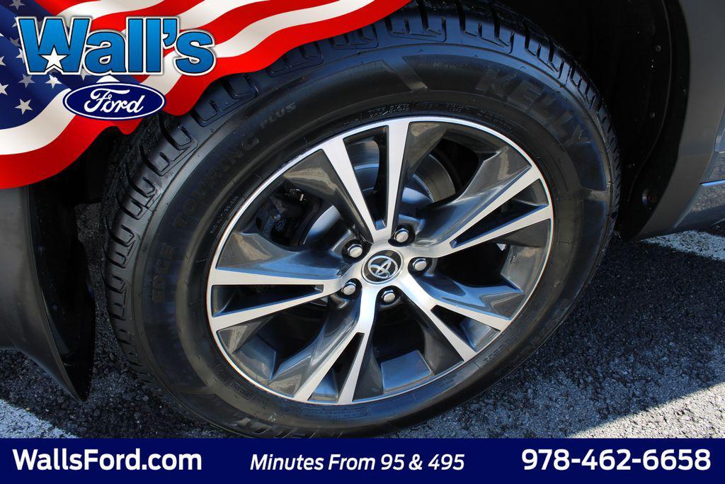 used 2016 Toyota Highlander car, priced at $18,773