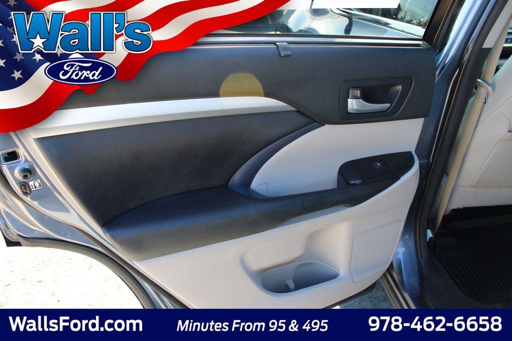 used 2016 Toyota Highlander car, priced at $18,773