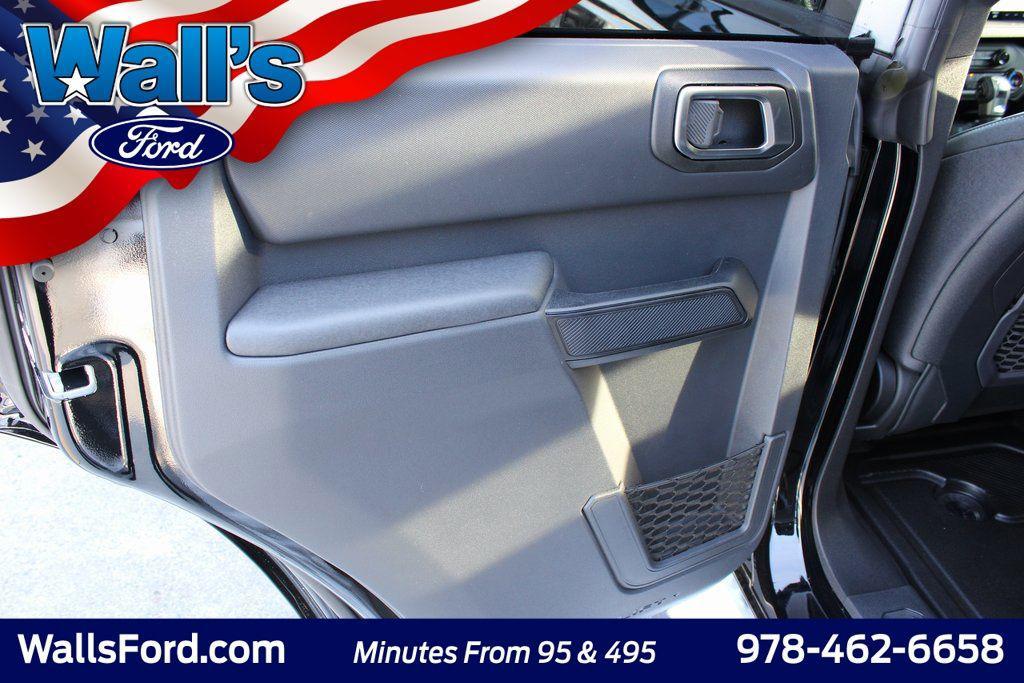 new 2025 Ford Bronco car, priced at $46,564