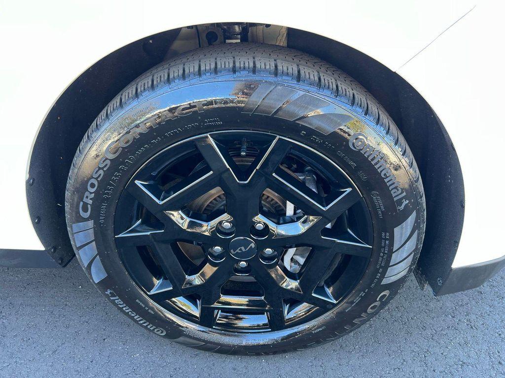 used 2025 Kia Carnival car, priced at $43,567