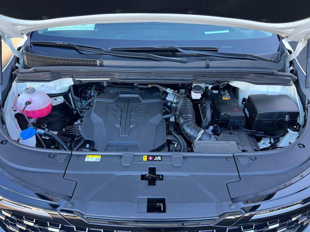 used 2025 Kia Carnival car, priced at $43,567