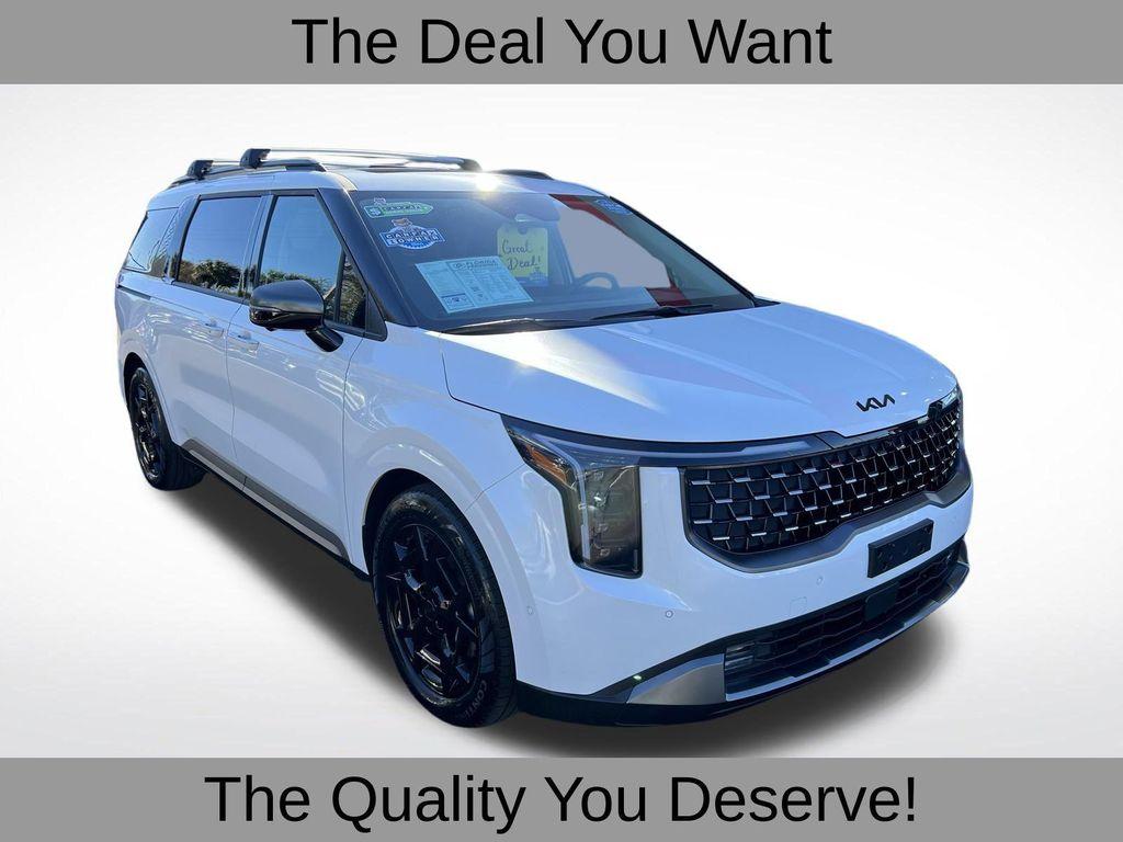 used 2025 Kia Carnival car, priced at $43,567