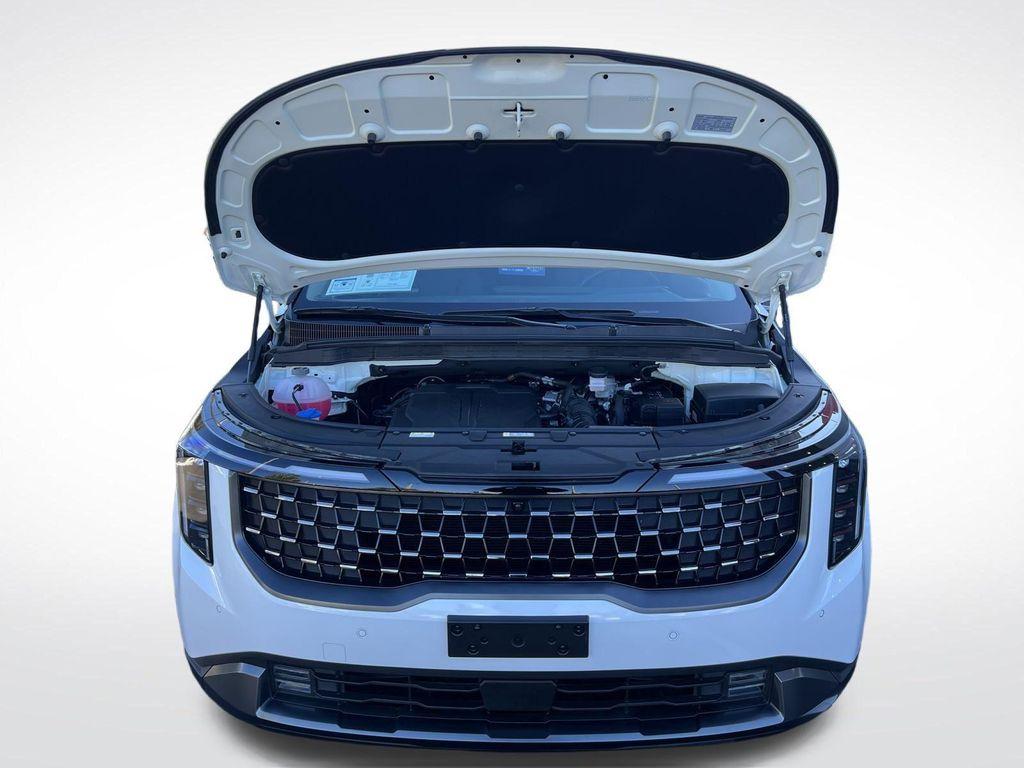 used 2025 Kia Carnival car, priced at $43,567