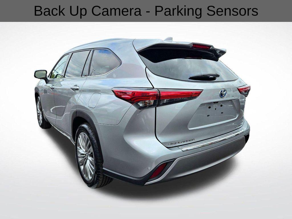used 2023 Toyota Highlander Hybrid car, priced at $39,527