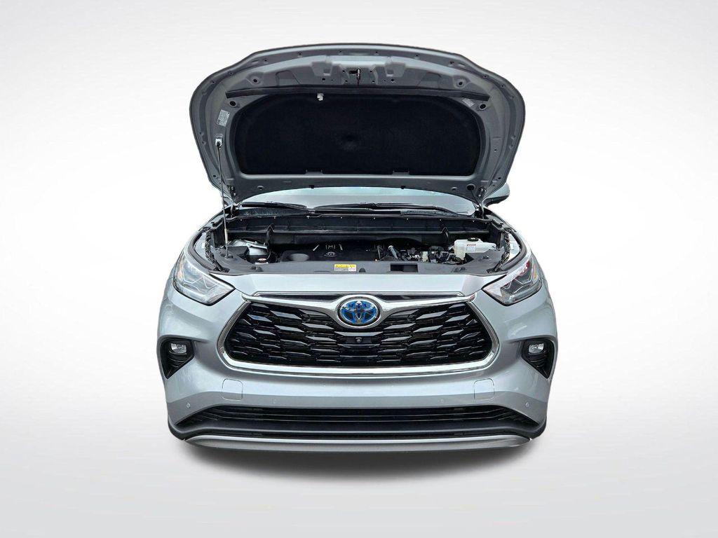 used 2023 Toyota Highlander Hybrid car, priced at $39,527