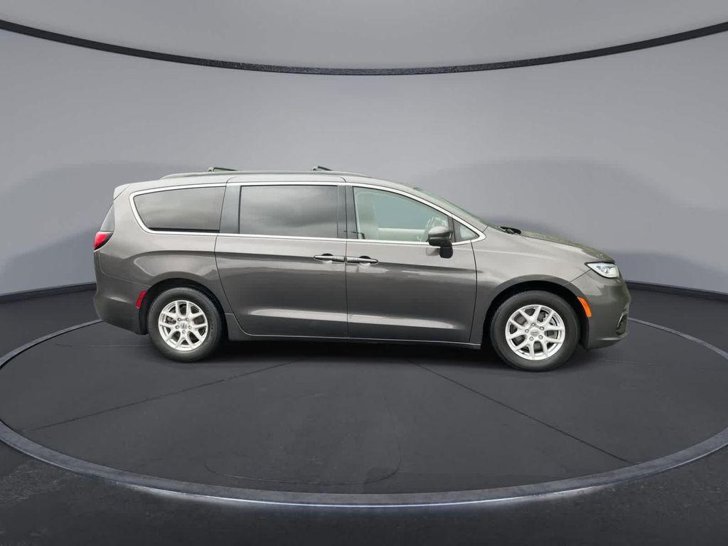 used 2022 Chrysler Pacifica car, priced at $21,157