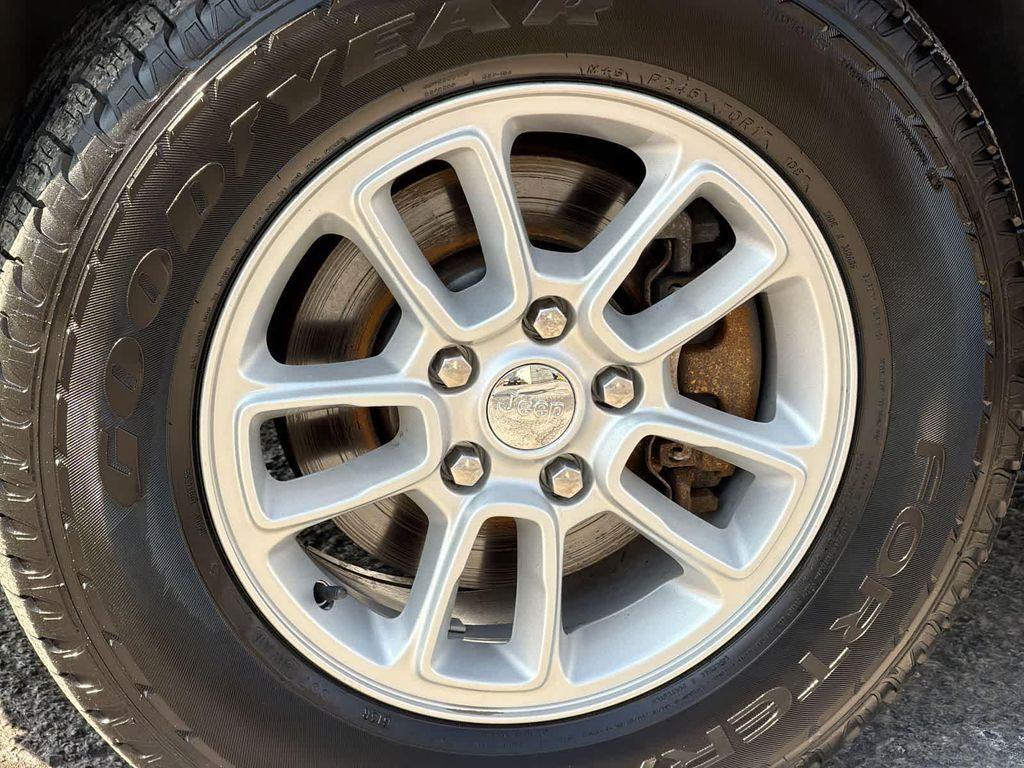 used 2018 Jeep Grand Cherokee car, priced at $16,500