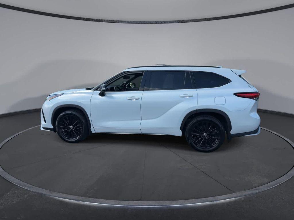 used 2023 Toyota Highlander car, priced at $34,902