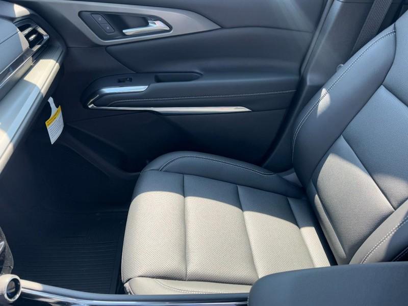 new 2026 Chevrolet Traverse car, priced at $41,295