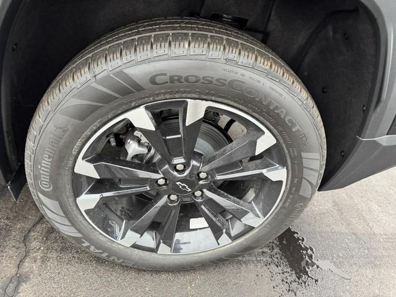 new 2026 Chevrolet Equinox car, priced at $30,695