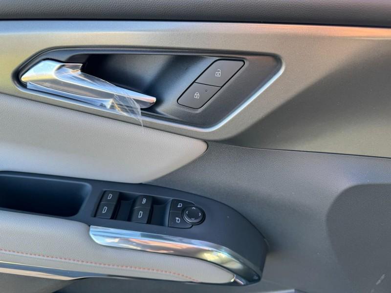 new 2026 Chevrolet Traverse car, priced at $40,930