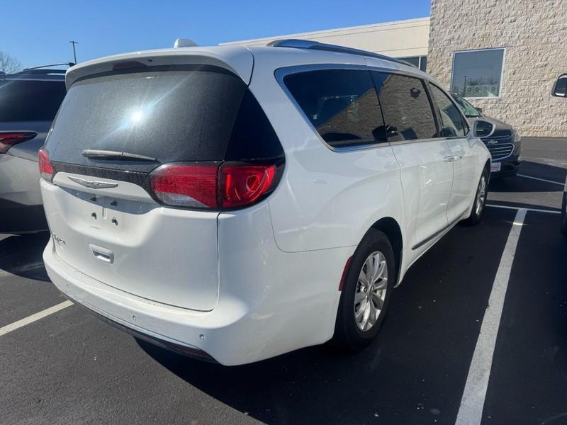 used 2018 Chrysler Pacifica car, priced at $13,495
