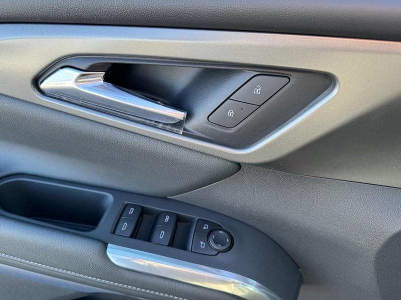 new 2026 Chevrolet Traverse car, priced at $43,800