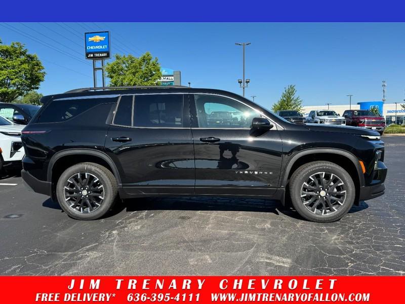 new 2026 Chevrolet Traverse car, priced at $44,340