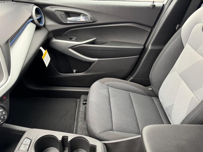 new 2026 Chevrolet Trax car, priced at $22,870