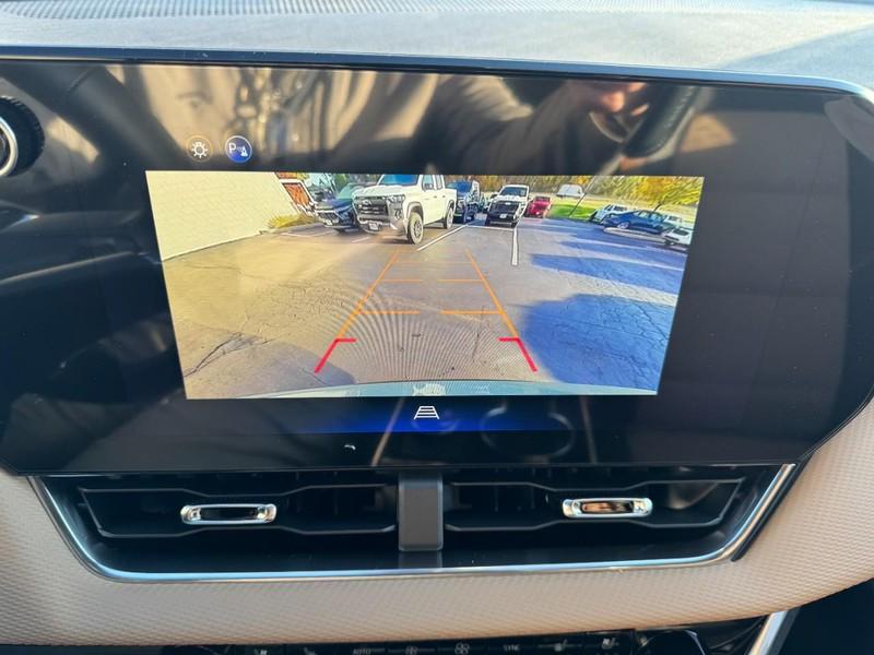 new 2026 Chevrolet Equinox car, priced at $33,645