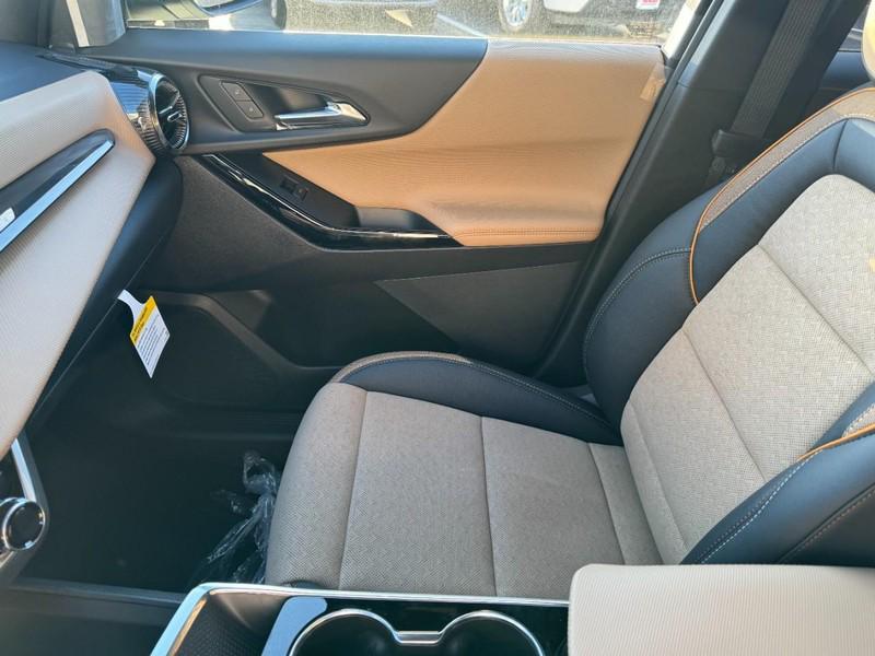 new 2026 Chevrolet Equinox car, priced at $33,645