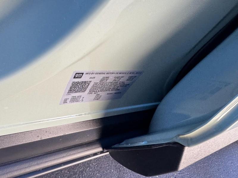 new 2026 Chevrolet Equinox car, priced at $33,645